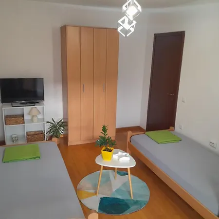 Jani 2 City Center Apartment